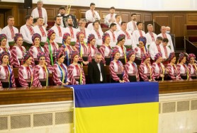 Ucrainenii nu se tem de o invazie a Rusiei. Au înălțat drapele și au cântat imnul, de Ziua Unității